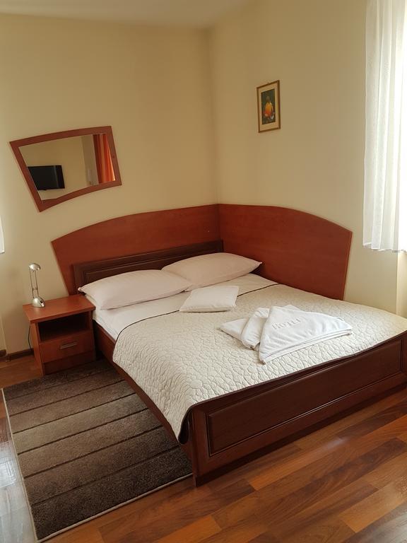 Hotel Restauracja Kinga Катовице Экстерьер фото