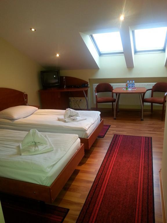 Hotel Restauracja Kinga Катовице Экстерьер фото