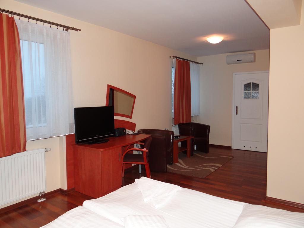 Hotel Restauracja Kinga Катовице Номер фото
