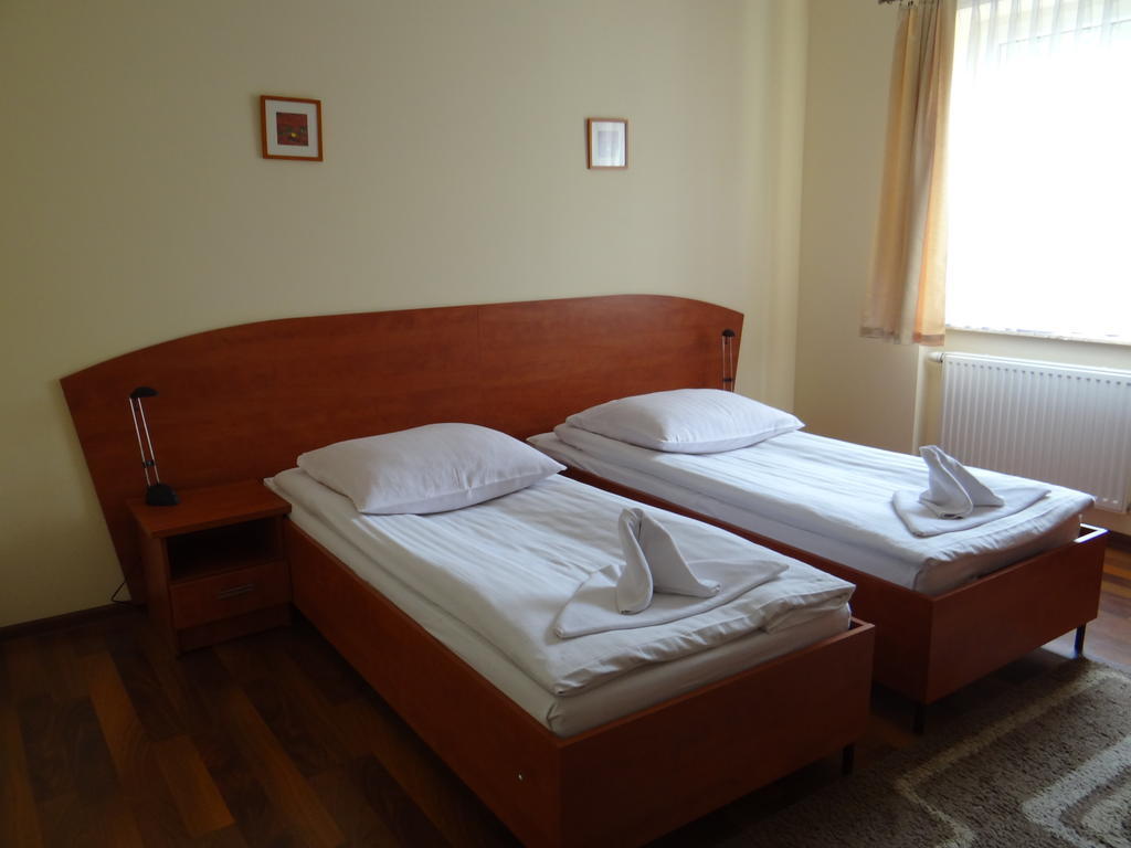 Hotel Restauracja Kinga Катовице Экстерьер фото