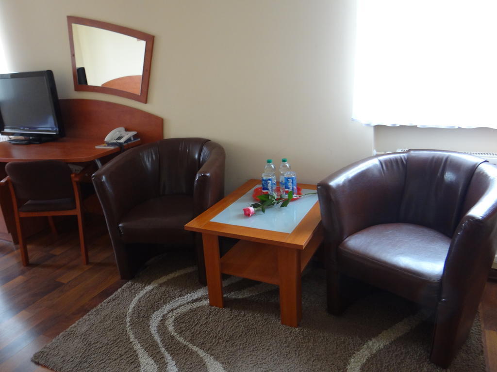 Hotel Restauracja Kinga Катовице Экстерьер фото
